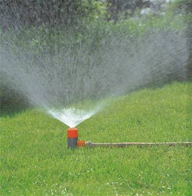 Топ-10 дождевателей для полива газона и огорода