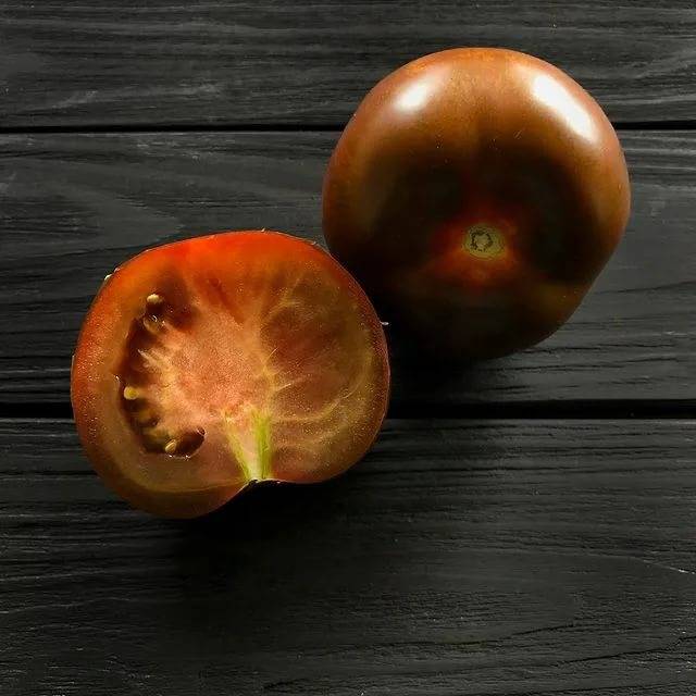 Черные помидоры кумато: описание сорта, вкусовые качества. полезные свойства